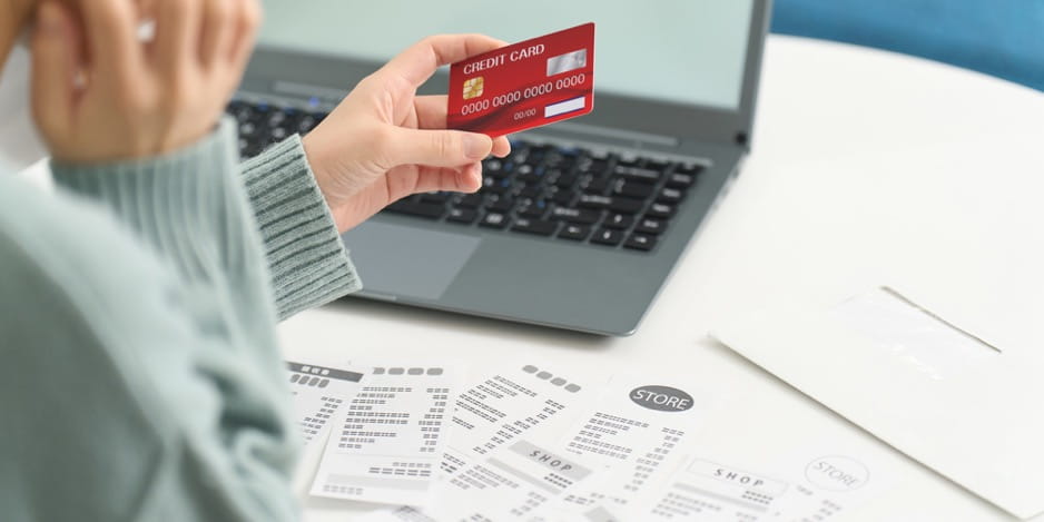ふるさと納税の支払い方法は？クレジットカードを使うメリットや注意点も紹介